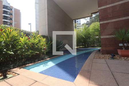 Apartamento à venda com 224m², 4 quartos e 4 vagasÁrea comum - Piscina