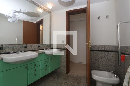 Apartamento à venda com 224m², 4 quartos e 4 vagasBanheiro da Suíte 4