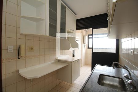 Apartamento à venda com 60m², 2 quartos e 2 vagasCozinha - Armários