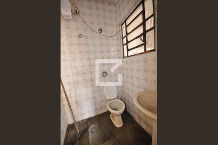 Casa à venda com 128m², 2 quartos e 3 vagasBanheiro de Serviço