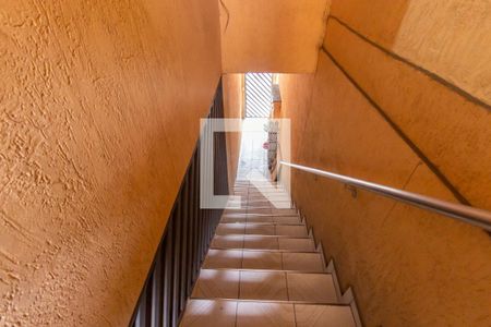 Casa para alugar com 70m², 1 quarto e sem vaga Casa para alugar com 70m², 1 quarto e sem vagaEscada