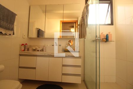 Apartamento à venda com 133m², 4 quartos e 4 vagasBanheiro 