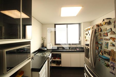 Apartamento à venda com 133m², 4 quartos e 4 vagasCozinha 