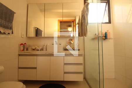 Apartamento à venda com 133m², 4 quartos e 4 vagasBanheiro 