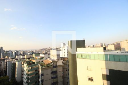 Apartamento à venda com 133m², 4 quartos e 4 vagasVista