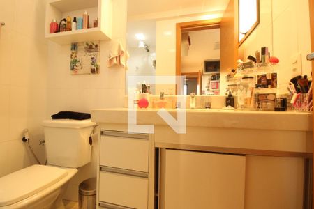 Apartamento à venda com 133m², 4 quartos e 4 vagasBanheiro 