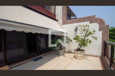 Apartamento à venda com 345m², 5 quartos e 4 vagasVaranda da Suíte 1 e 2