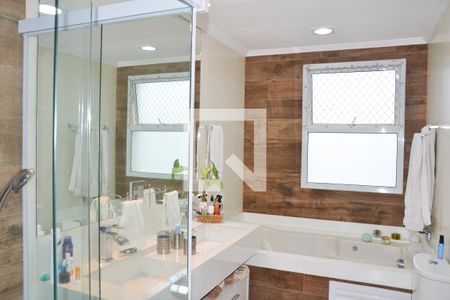 Apartamento à venda com 221m², 4 quartos e 4 vagas Apartamento à venda com 221m², 4 quartos e 4 vagasBanheiro 3