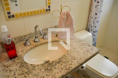 Apartamento à venda com 221m², 4 quartos e 4 vagas Apartamento à venda com 221m², 4 quartos e 4 vagasBanheiro