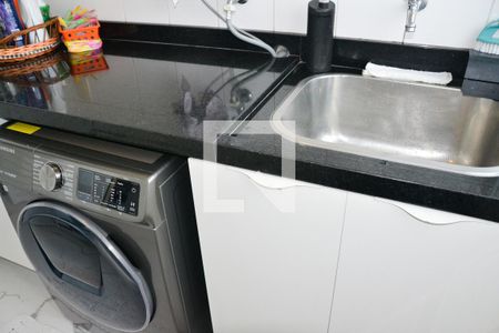 Apartamento à venda com 221m², 4 quartos e 4 vagas Apartamento à venda com 221m², 4 quartos e 4 vagasÁrea de Serviço