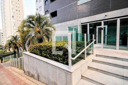Apartamento à venda com 115m², 3 quartos e 3 vagasFachada e portaria