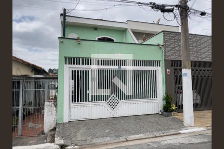 Casa para alugar com 190m², 3 quartos e 2 vagas Casa para alugar com 190m², 3 quartos e 2 vagasFachada