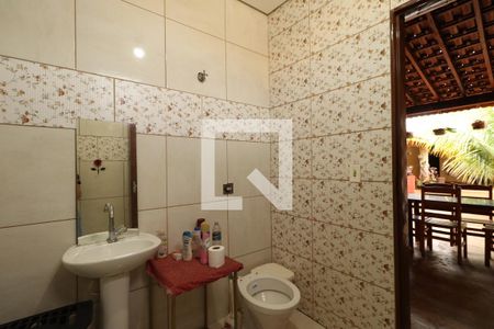 Casa para alugar com 400m², 2 quartos e 4 vagasBanheiro Área comum