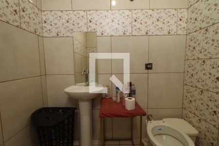 Casa para alugar com 400m², 2 quartos e 4 vagasBanheiro Área comum