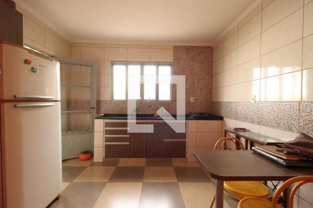 Casa para alugar com 400m², 2 quartos e 4 vagasCozinha