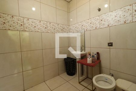 Casa para alugar com 400m², 2 quartos e 4 vagasBanheiro da área comum