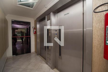 Apartamento para alugar com 70m², 2 quartos e 1 vagaHall social - Elevadores