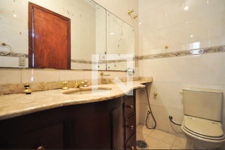 Casa para alugar com 340m², 4 quartos e 5 vagasBanheiro Suíte 1