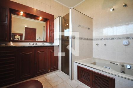 Casa para alugar com 340m², 4 quartos e 5 vagasBanheiro Suíte 2