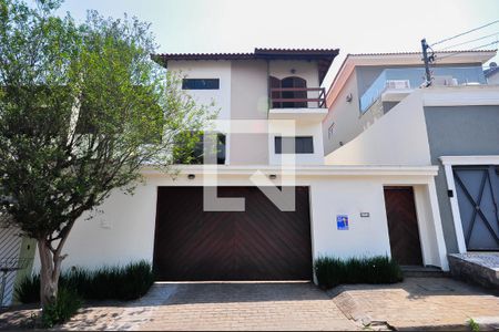 Casa para alugar com 340m², 4 quartos e 5 vagasFachada