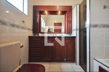 Casa para alugar com 340m², 4 quartos e 5 vagasBanheiro Suíte 2