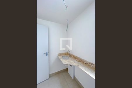 Apartamento à venda com 105m², 2 quartos e 2 vagasBanheiro da Suíte 2