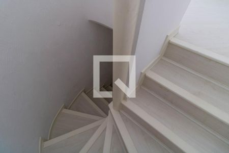 Escada de apartamento para alugar com 3 quartos, 105m² em Vila Andrade, São Paulo