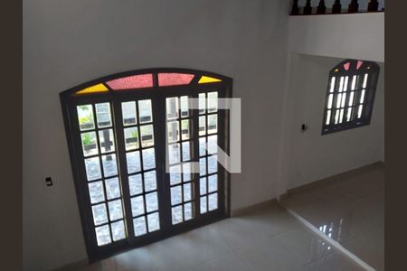 Casa à venda com 4 quartos, 215m² em Matapaca, Niterói