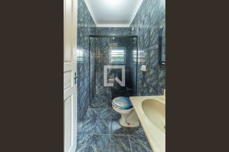 Casa à venda com 300m², 4 quartos e 2 vagasÁrea de Serviço - Banheiro de Serviço