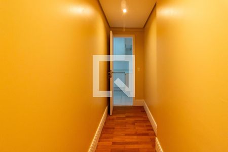 Corredor de Serviço de apartamento à venda com 3 quartos, 202m² em Itaim Bibi, São Paulo