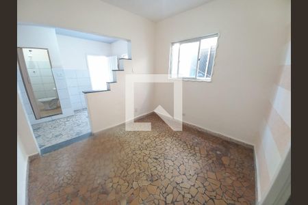 Casa para alugar com 40m², 1 quarto e sem vaga Casa para alugar com 40m², 1 quarto e sem vagaSala