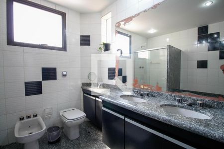 Apartamento à venda com 240m², 4 quartos e 3 vagasBanheiro da Suíte 3