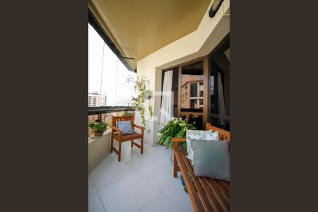 Apartamento à venda com 240m², 4 quartos e 3 vagasVaranda