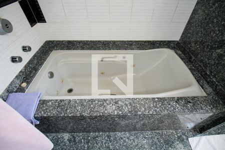 Apartamento à venda com 240m², 4 quartos e 3 vagasBanheiro da Suíte 3