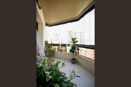 Apartamento à venda com 240m², 4 quartos e 3 vagasVaranda