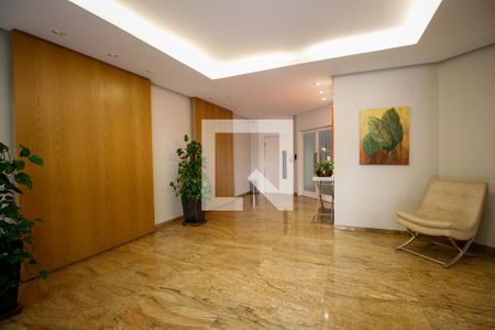 Apartamento à venda com 240m², 4 quartos e 3 vagasHall Social e Elevador