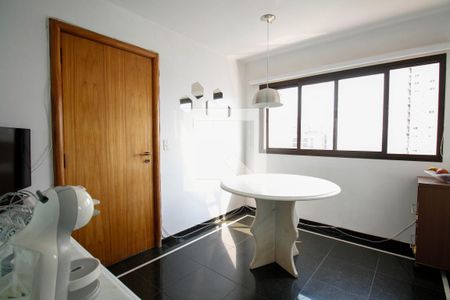 Apartamento à venda com 240m², 4 quartos e 3 vagasCopa