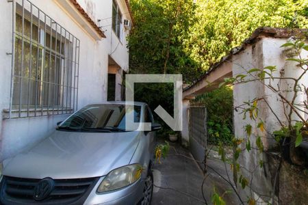 Casa à venda com 390m², 5 quartos e 2 vagas Casa à venda com 390m², 5 quartos e 2 vagasGaragem