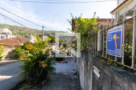 Casa à venda com 390m², 5 quartos e 2 vagas Casa à venda com 390m², 5 quartos e 2 vagasPlaquinha