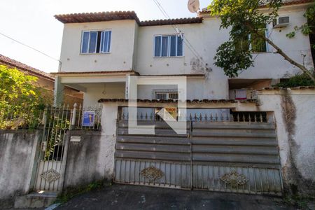 Casa à venda com 390m², 5 quartos e 2 vagas Casa à venda com 390m², 5 quartos e 2 vagasFachada