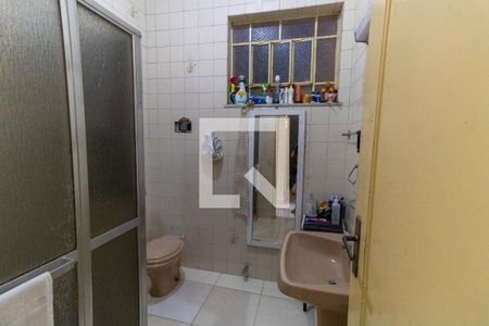 Casa à venda com 390m², 5 quartos e 2 vagas Casa à venda com 390m², 5 quartos e 2 vagasBanheiro 2