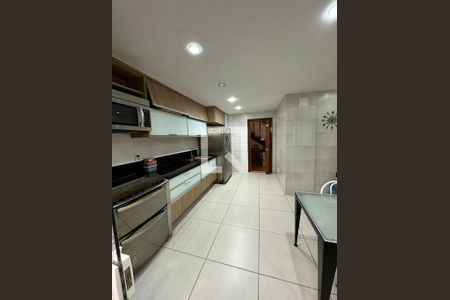 Casa para alugar com 4 quartos, 360m² em Piratininga, Niterói