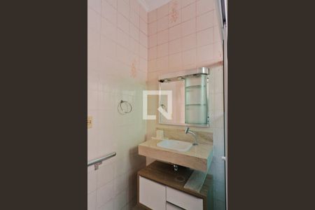 Banheiro de casa à venda com 1 quarto, 60m² em Parque Peruche, São Paulo