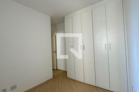 Suíte 1 de apartamento para alugar com 3 quartos, 72m² em Jardim Tupanci, Barueri