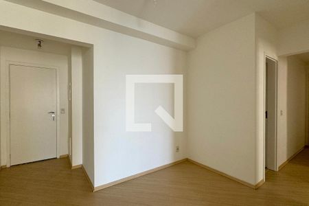 Sala de apartamento para alugar com 3 quartos, 72m² em Jardim Tupanci, Barueri
