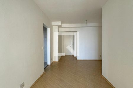 Sala de apartamento para alugar com 3 quartos, 72m² em Jardim Tupanci, Barueri