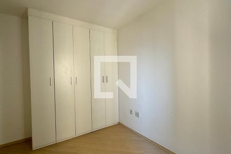Suíte 1 de apartamento para alugar com 3 quartos, 72m² em Jardim Tupanci, Barueri