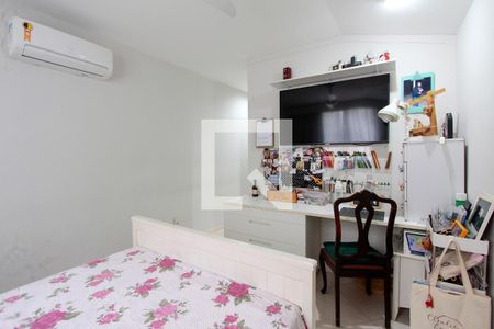 Apartamento à venda com 200m², 4 quartos e 2 vagas Apartamento à venda com 200m², 4 quartos e 2 vagasQuarto 2 suíte