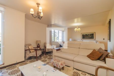 Sala de casa à venda com 4 quartos, 400m² em Teresópolis, Porto Alegre