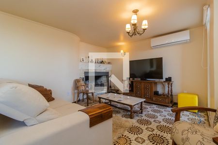 Sala de casa à venda com 4 quartos, 400m² em Teresópolis, Porto Alegre